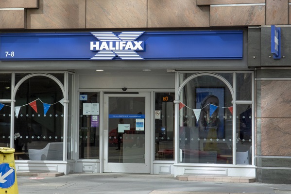 Halifax rate changes suggest 'markets expect base rate cuts this year but are less sure about 2026 onwards'