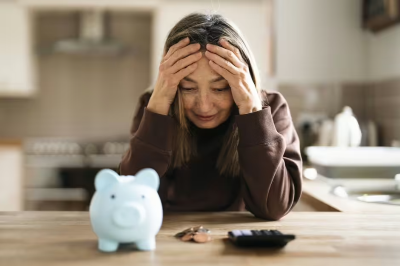 Mortgage warning over 'secret last minute fees' as homeowners rush for 'free legals'